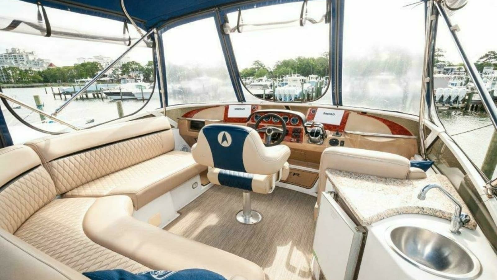 2002 Carver 444 CPMY- Graham's Enterprise