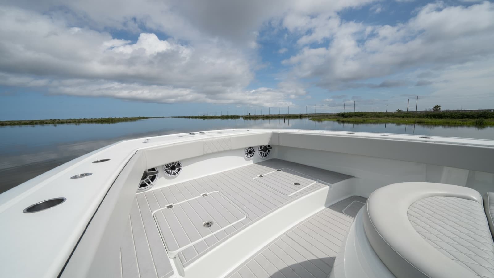 Spacious Bow Seating Area