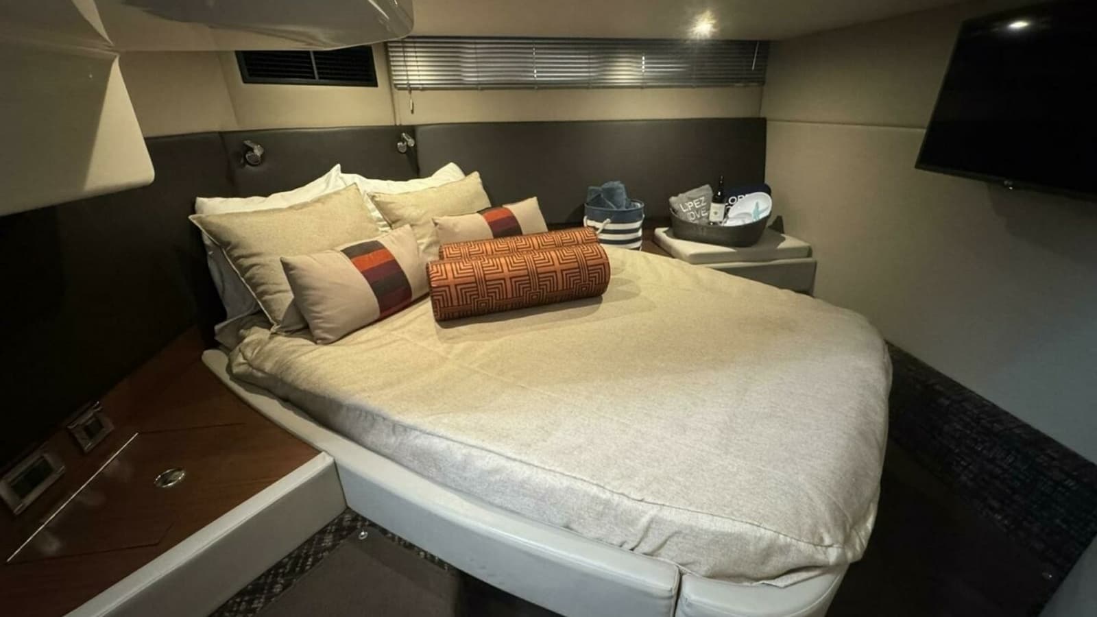 2016 Sea Ray 470 Sundancer 'Lopez Cove II' - Master Stateroom
