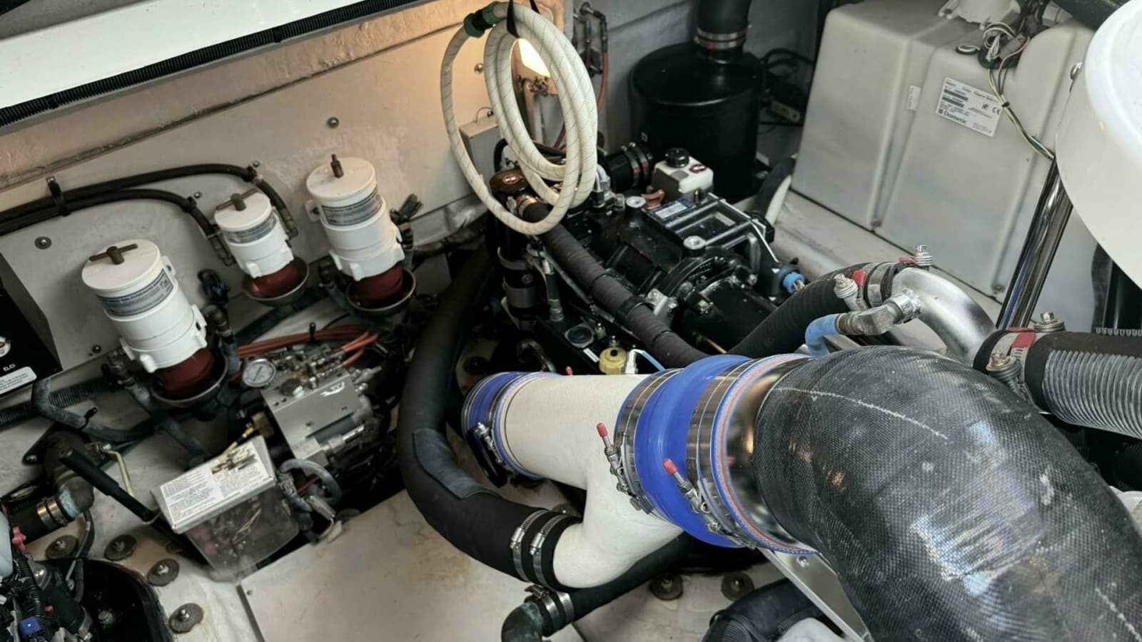 2016 Sea Ray 470 Sundancer 'Lopez Cove II' - Engine Room
