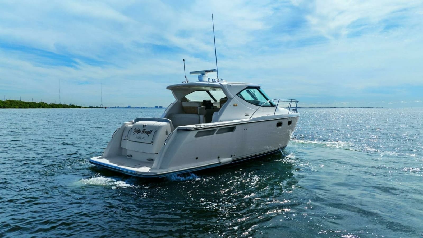 2008 Tiara Yachts 3500 Sovran "Fridge Benefit"