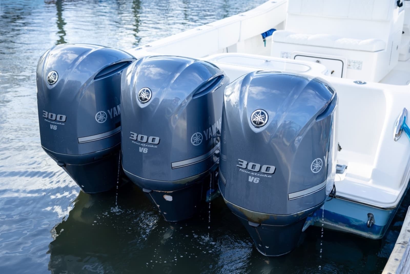 Invincible 36 - Triple Yamaha Engines