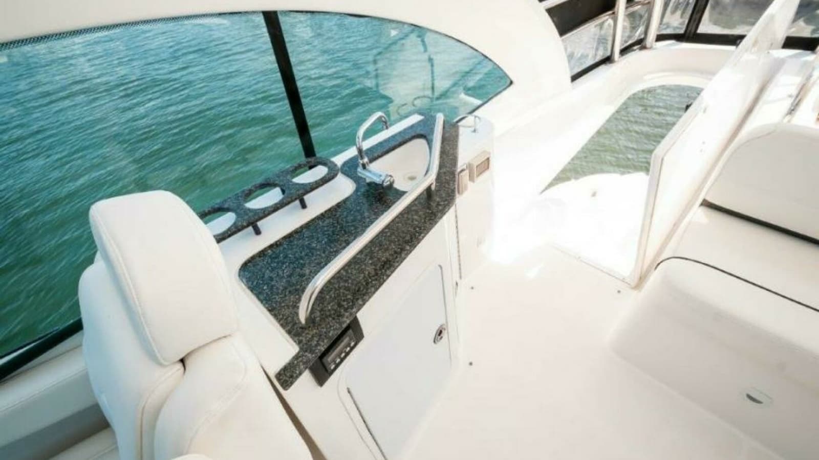 2006 47 Cruisers Flybridge