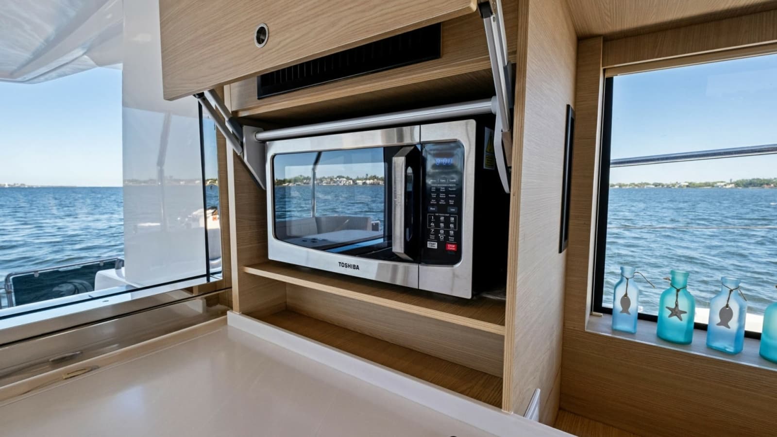 2022 54 Aquila Powercat 'Remarkable I'