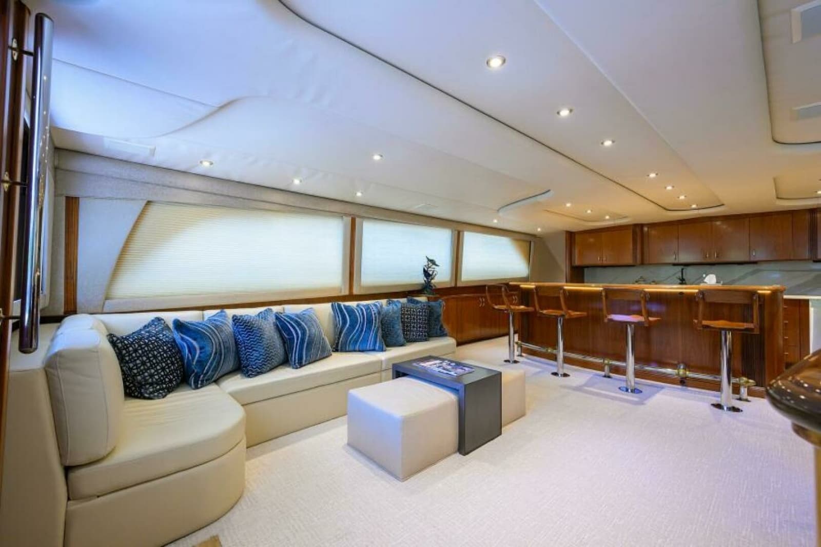2004 Sea Force IX 82 Enclosed Bridge