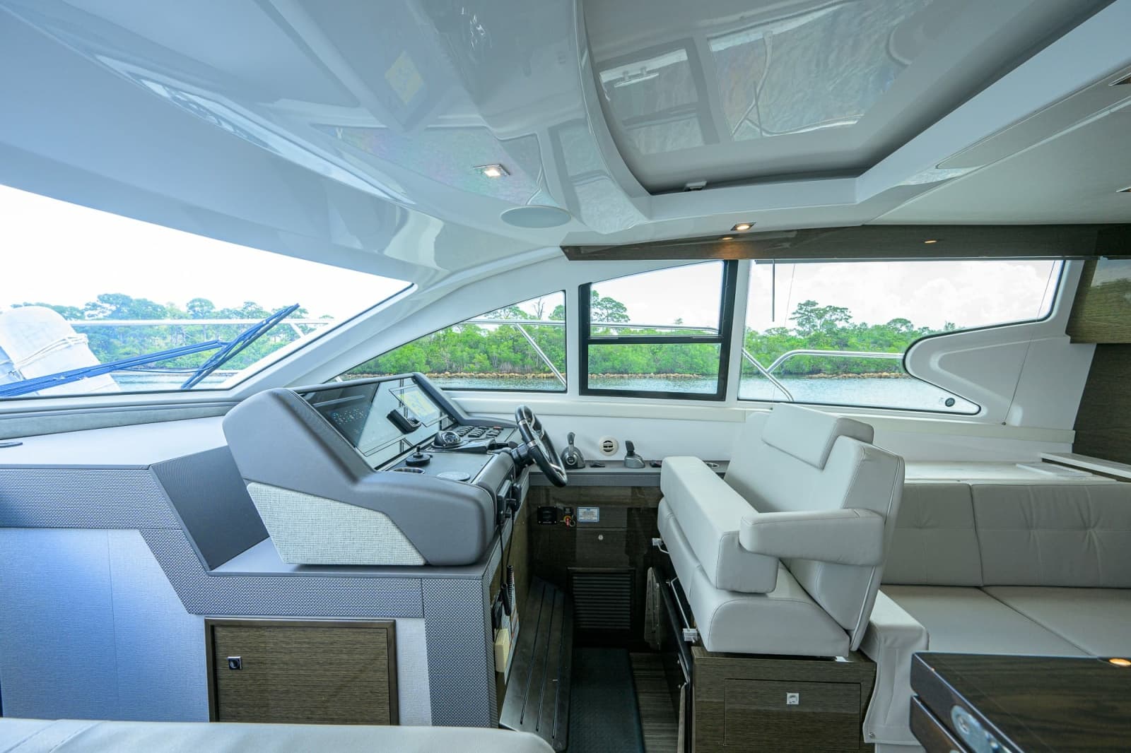 2020 Cruisers 46 Cantius