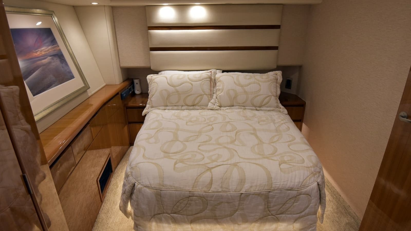 2016 Viking 55 Convertible TAG Team Master Stateroom