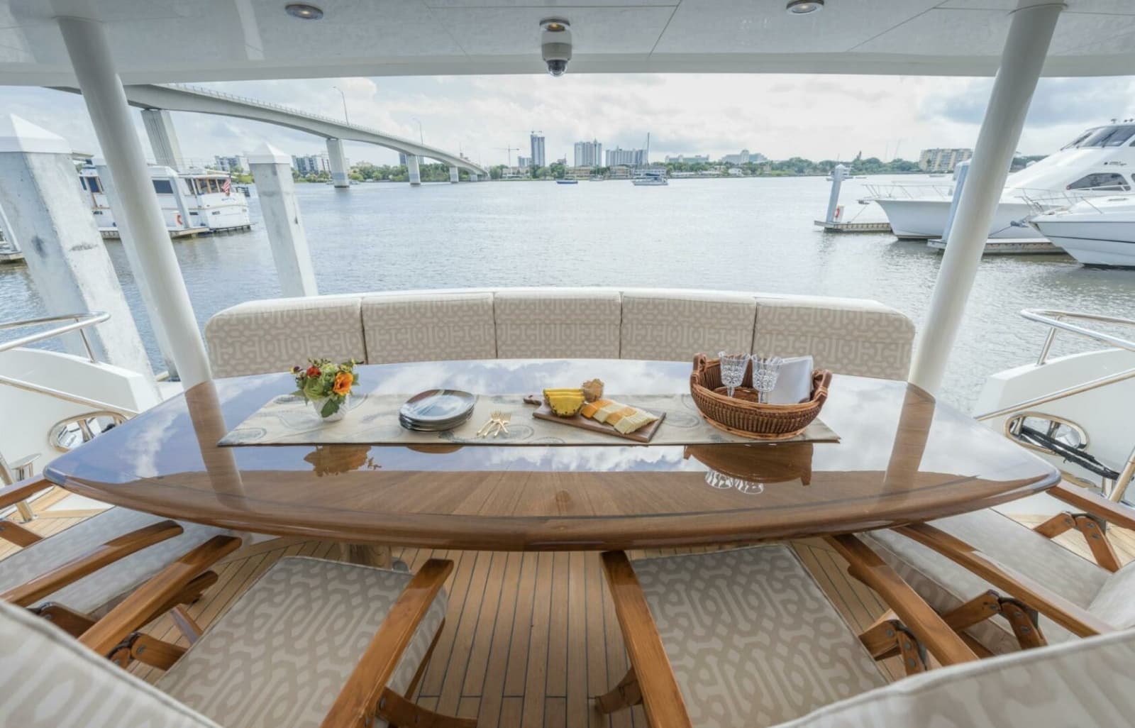 Cheoy Lee 95 FOOTLOOSE - Main Deck Aft