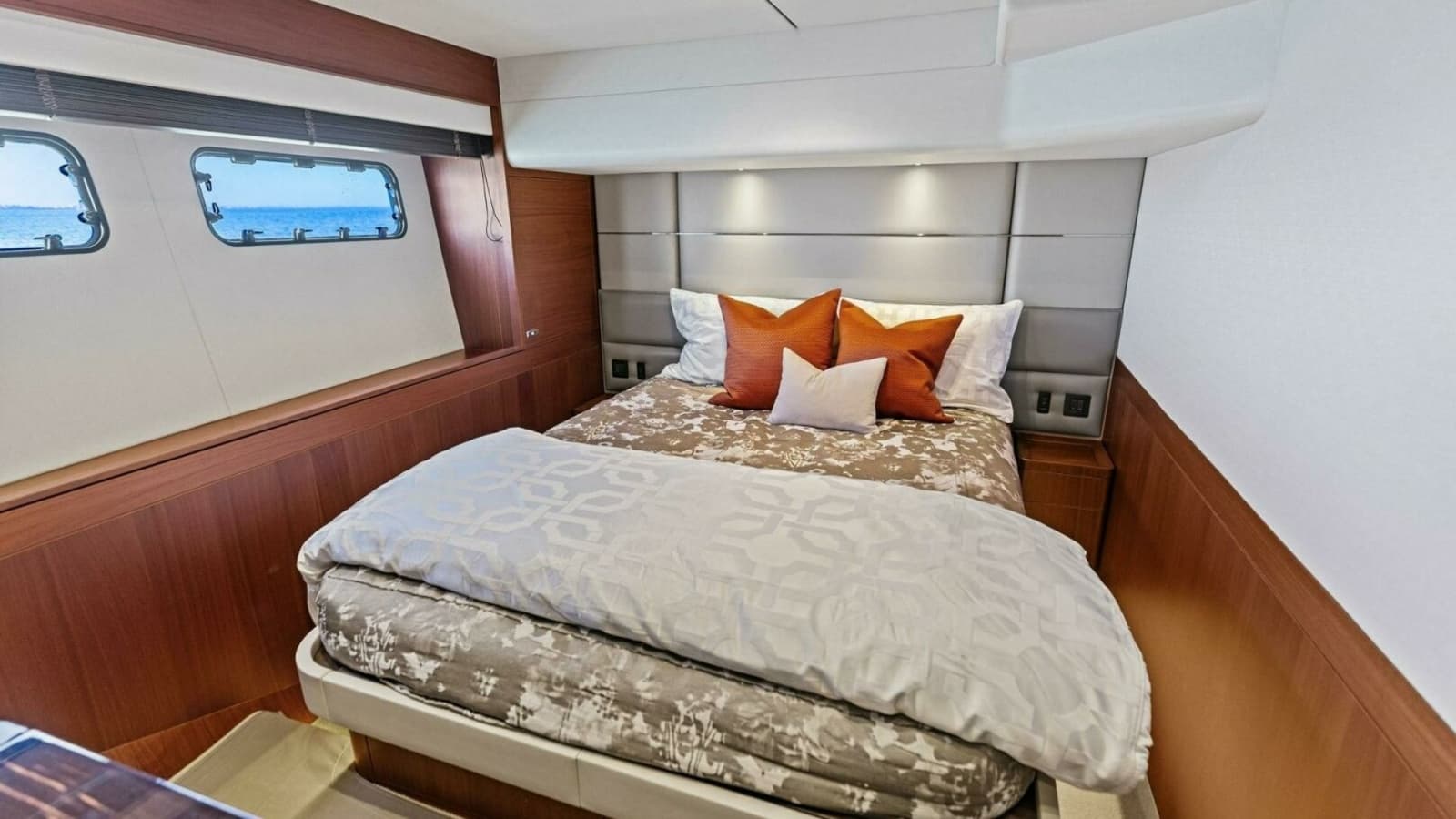 2018 Princess Y75 Motor Yacht