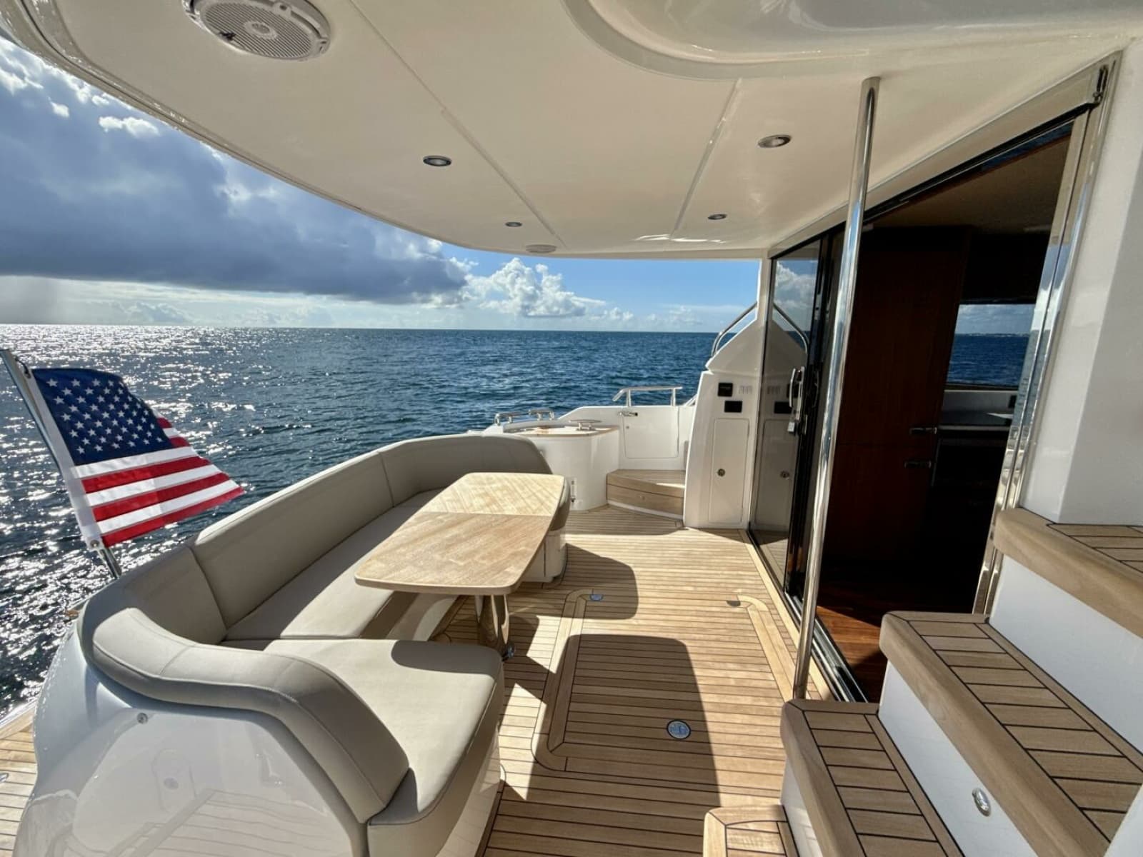 Princess 50 - Cockpit