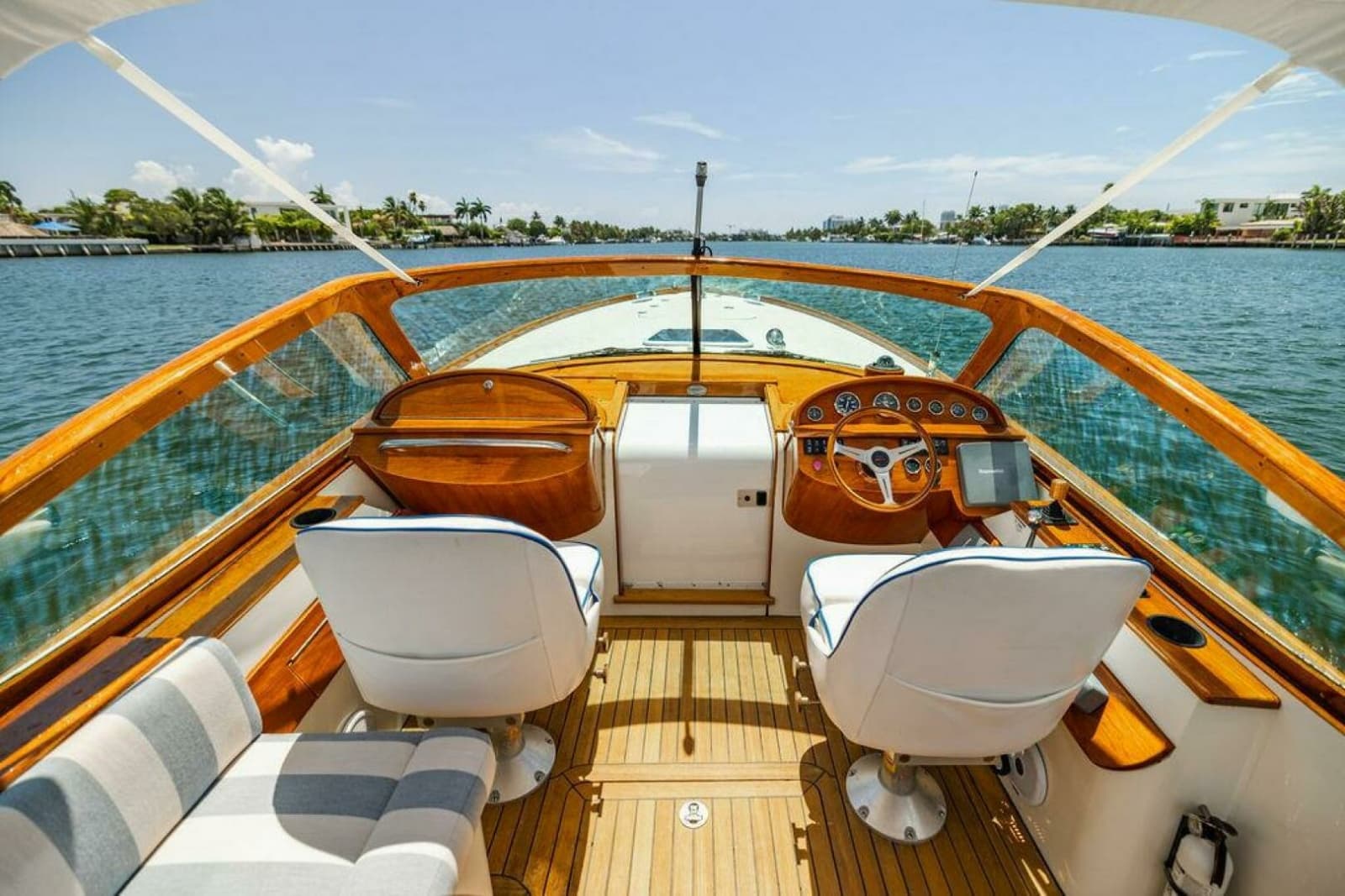 2004 Hinckley Talaria 29 R