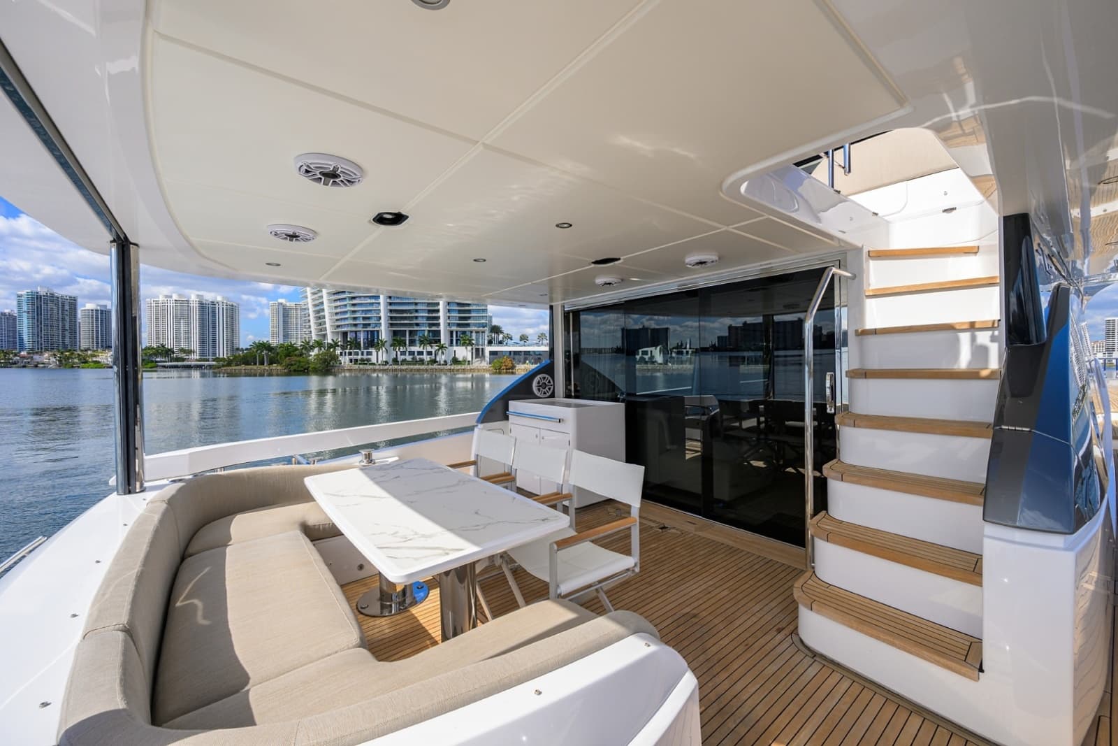 Azimut 78 - DT78 - Aft Deck