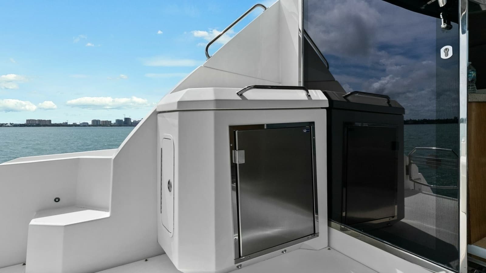 2014 Cruisers Yachts 48 Cantius