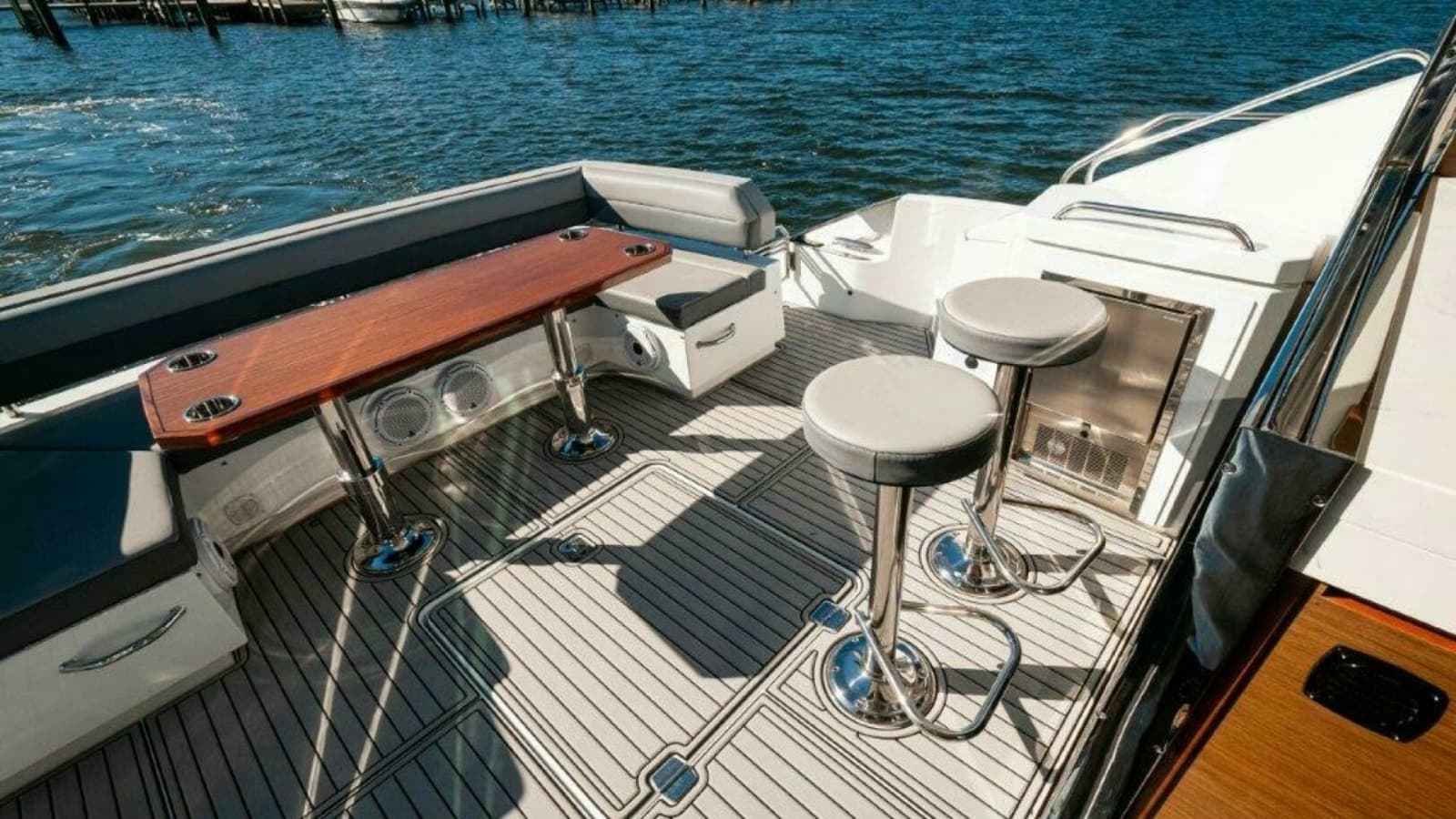 2020 Cruisers Yachts- HARPER BELL- Cockpit 2