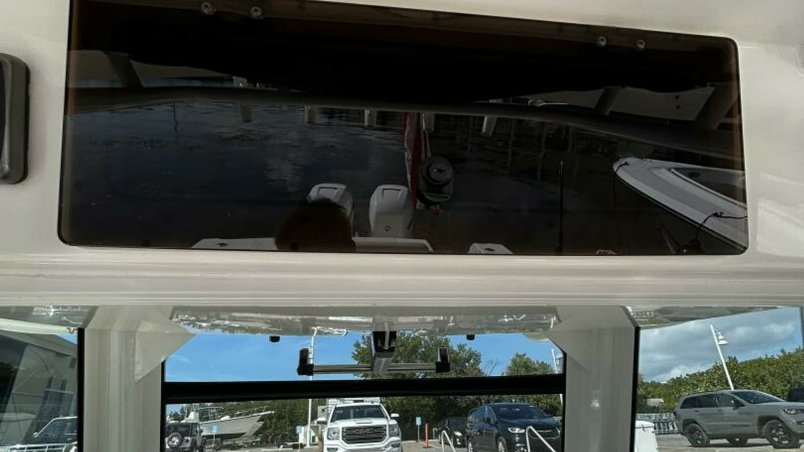 2017 33 Boston Whaler 330 Outrage Helm (1)
