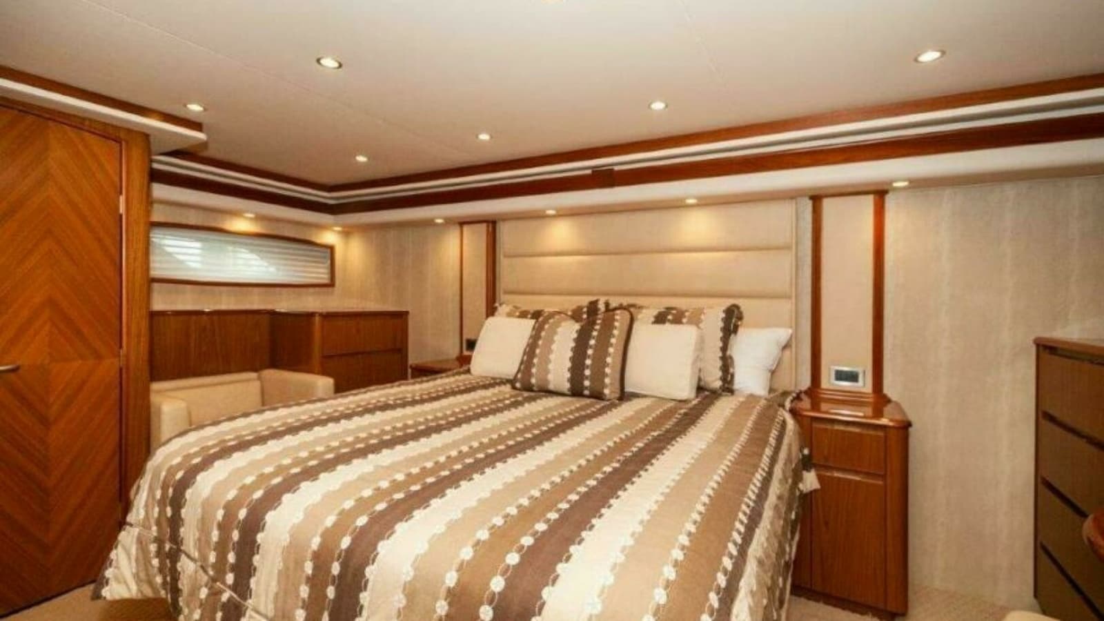 2012 76 Viking Sky Bridge Barefoot Drive Master Stateroom (2)