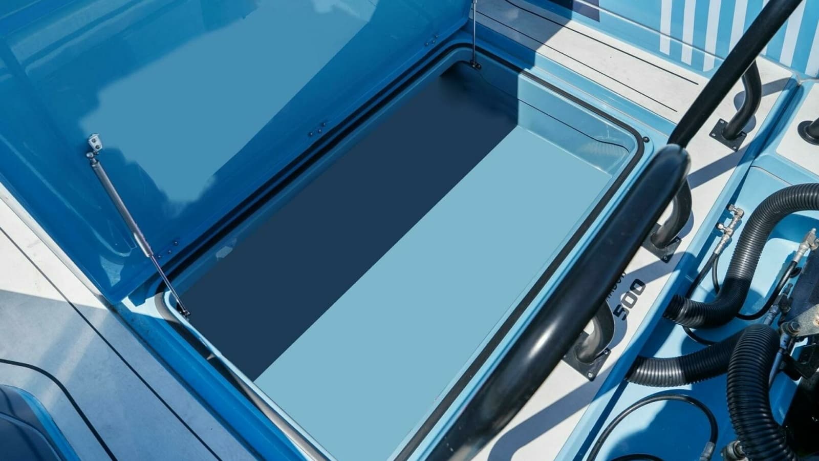2022 Axopar Brabus Shadow 500 TT - Aft Deck Storage