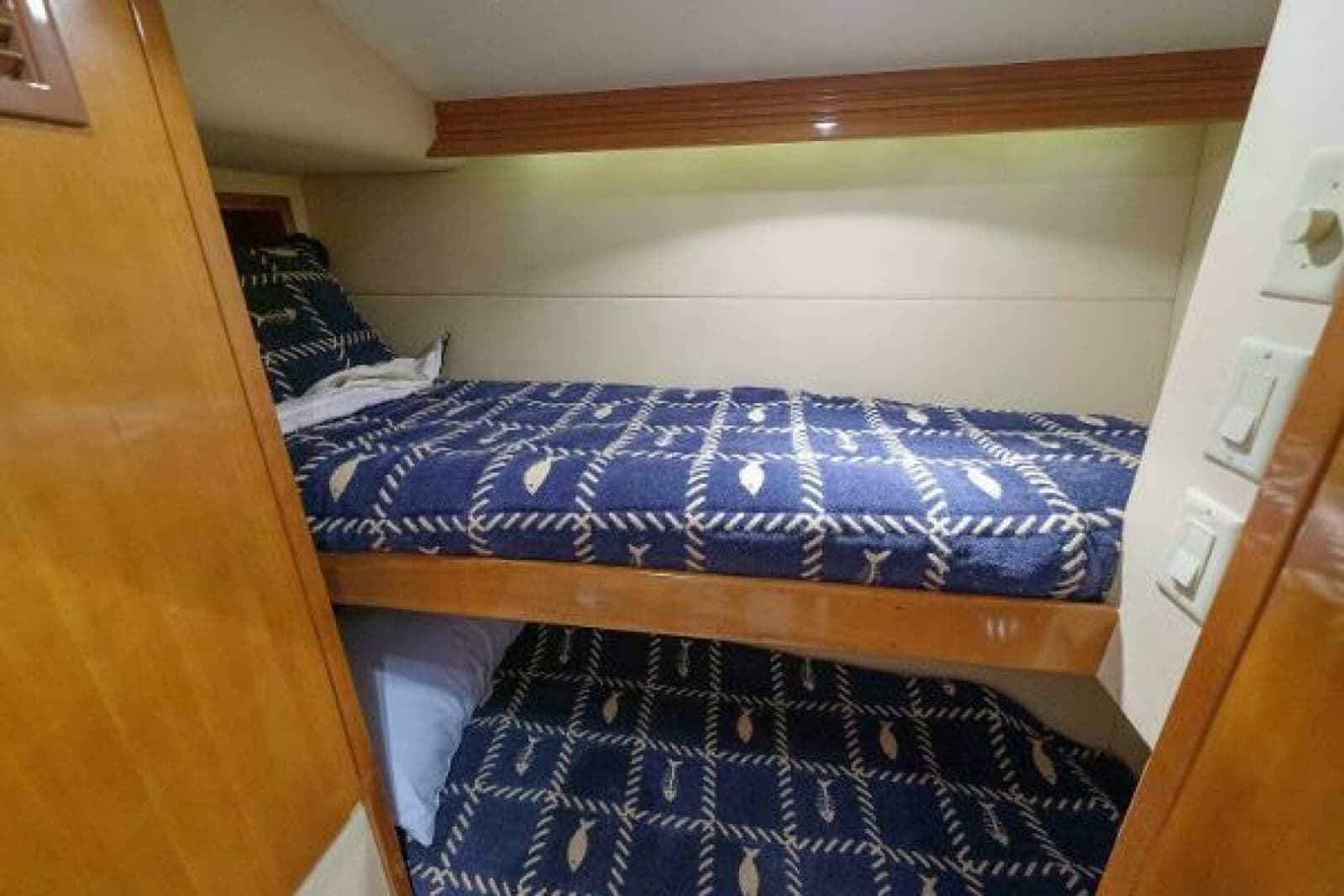 Hatteras 50 Tide Up II - Guest Stateroom