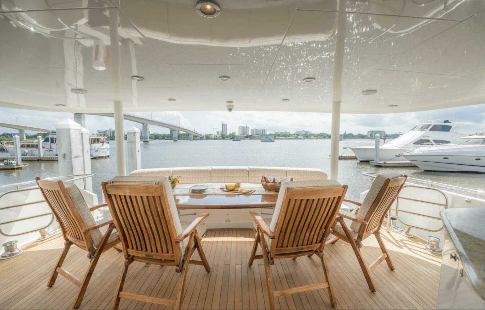 Cheoy Lee 95 FOOTLOOSE - Main Deck Aft