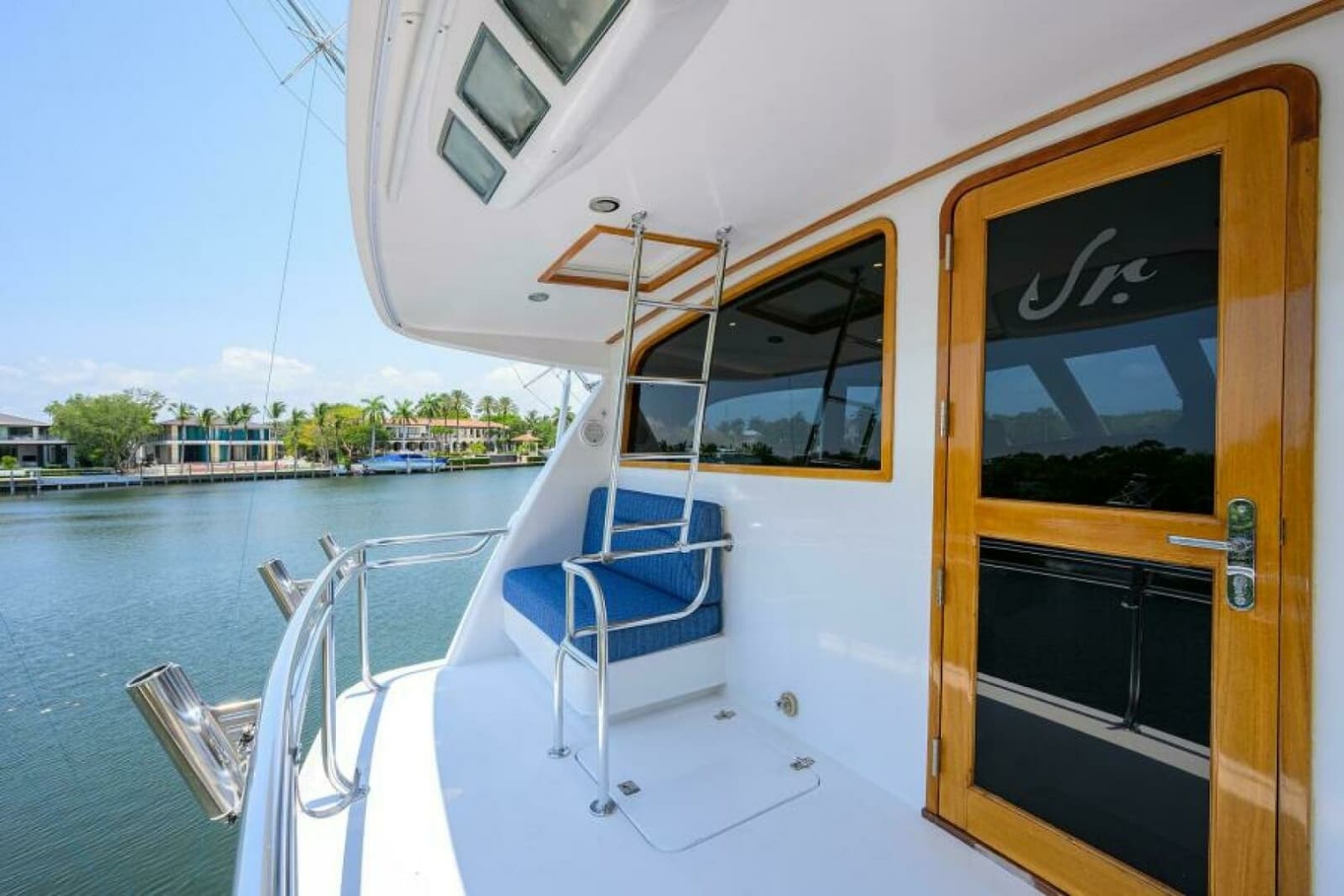 2004 Sea Force IX 82 Enclosed Bridge