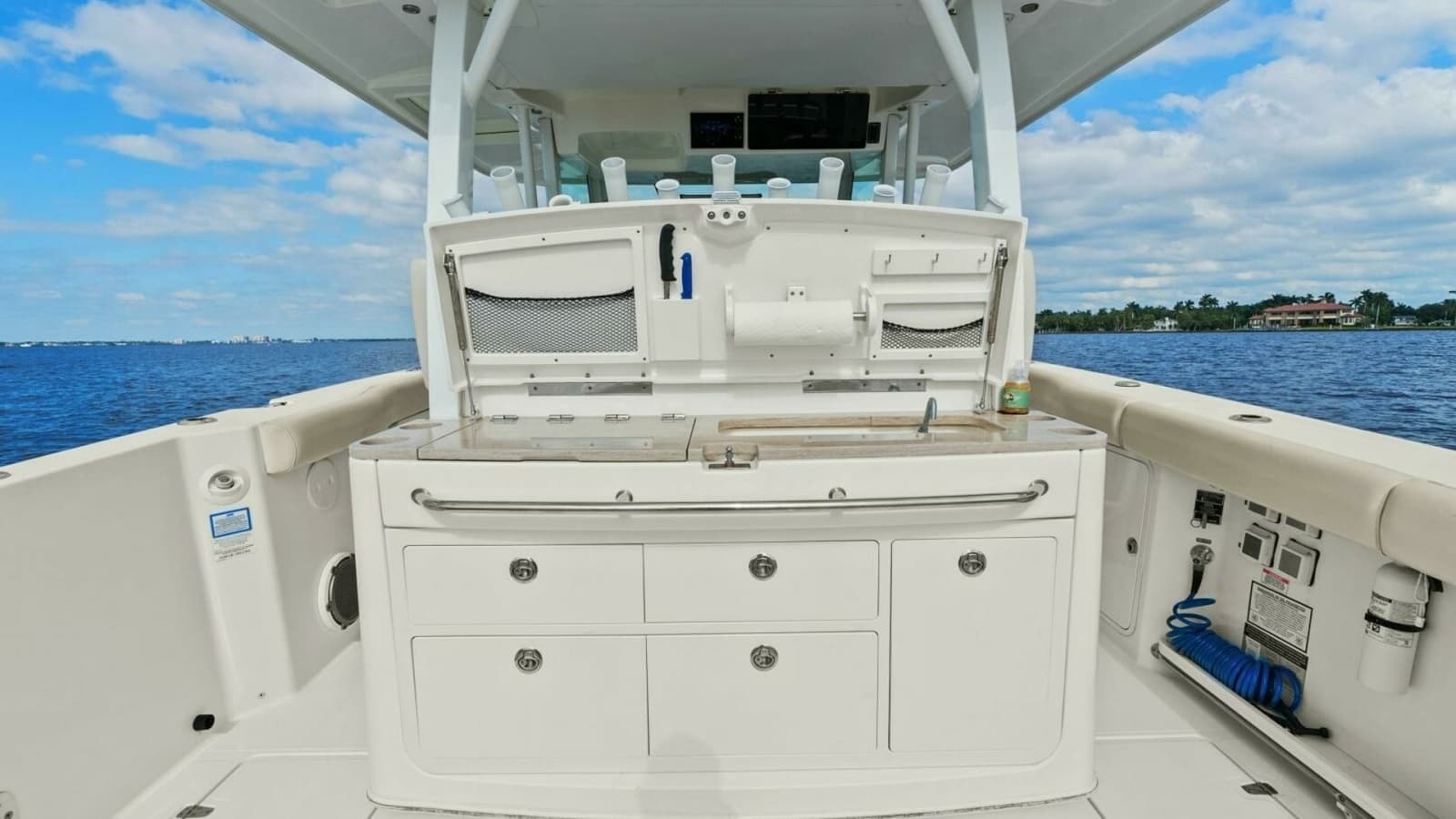 2019 Boston Whaler 380 Outrage 'Lima Kilo' - Wet Bar