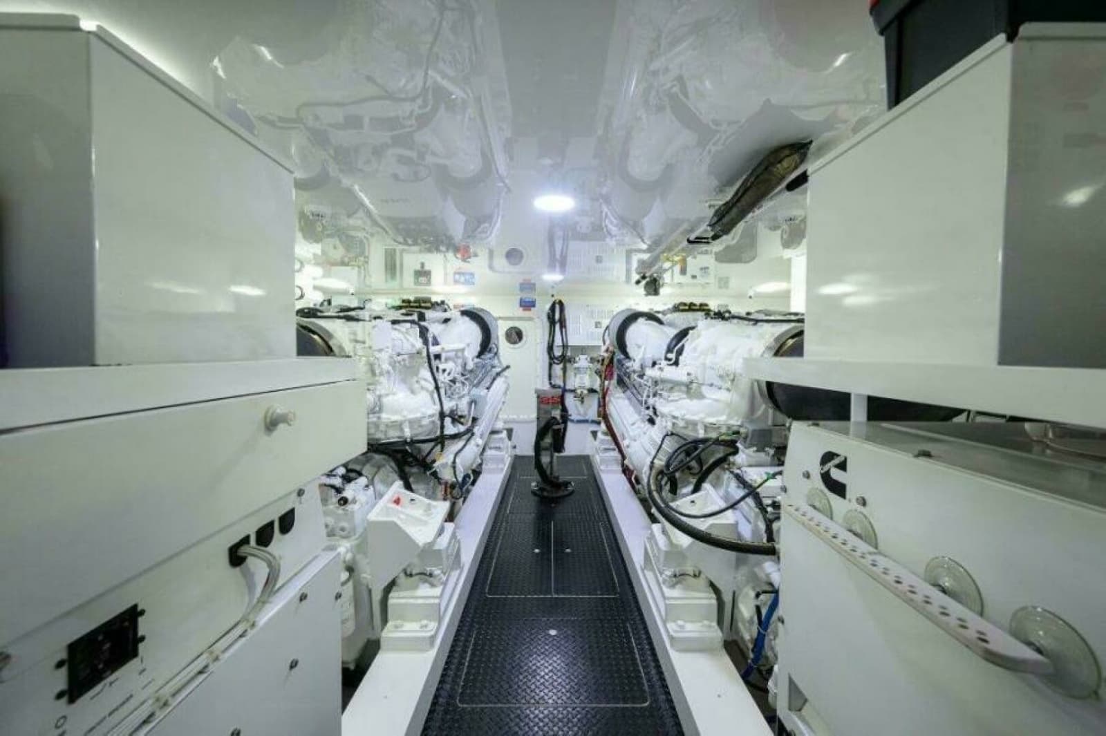 Viking 72 Knot Again - Engine Room
