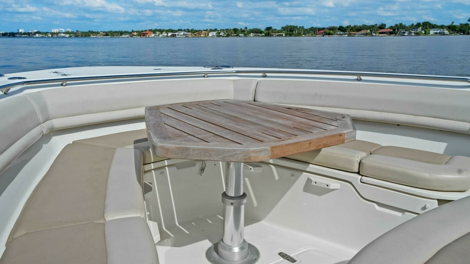 2019 Boston Whaler 380 Outrage 'Lima Kilo' - Bow
