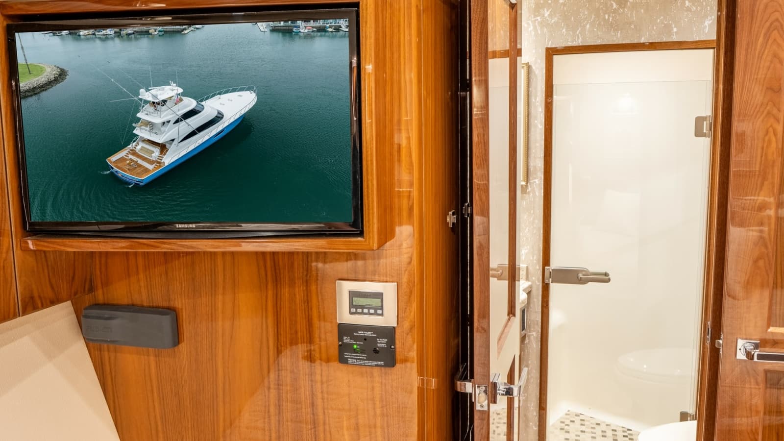 2020 Viking 92 Skybridge "After Midnight"