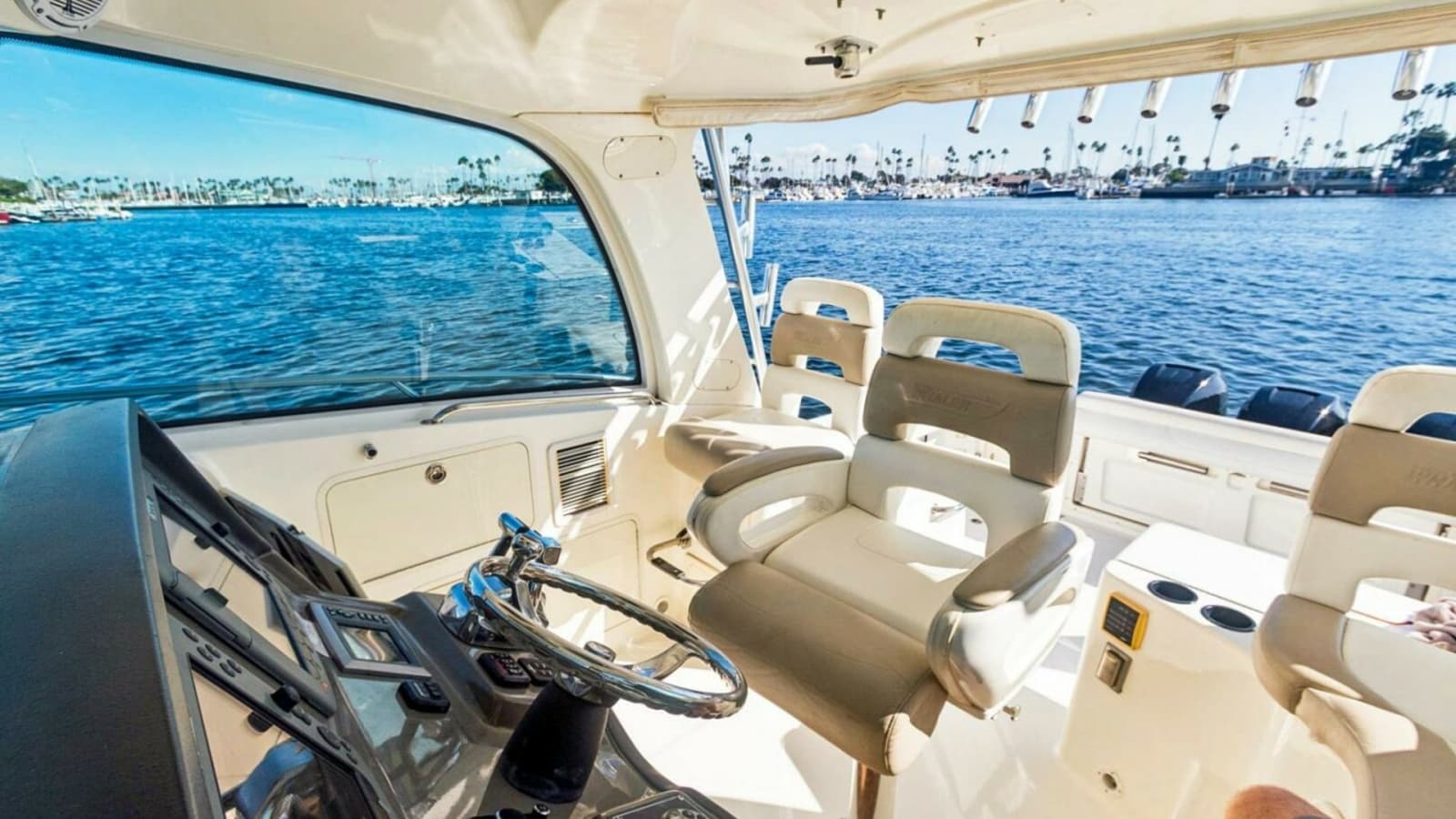 Helm with Dual Captain's Chairs