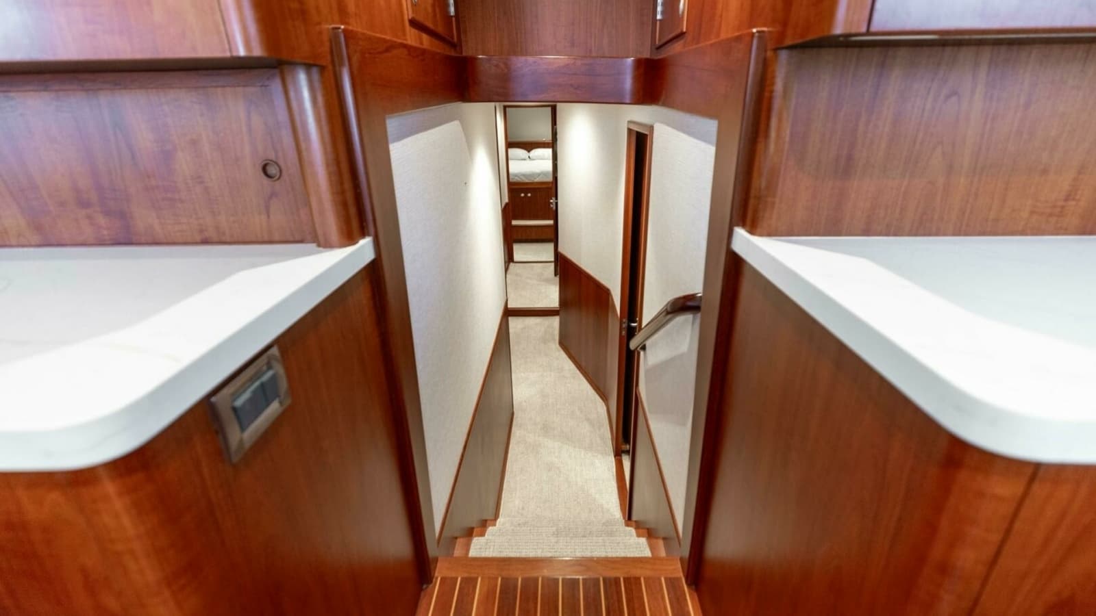 2006 Jim Smith 68 Convertible- Companionway
