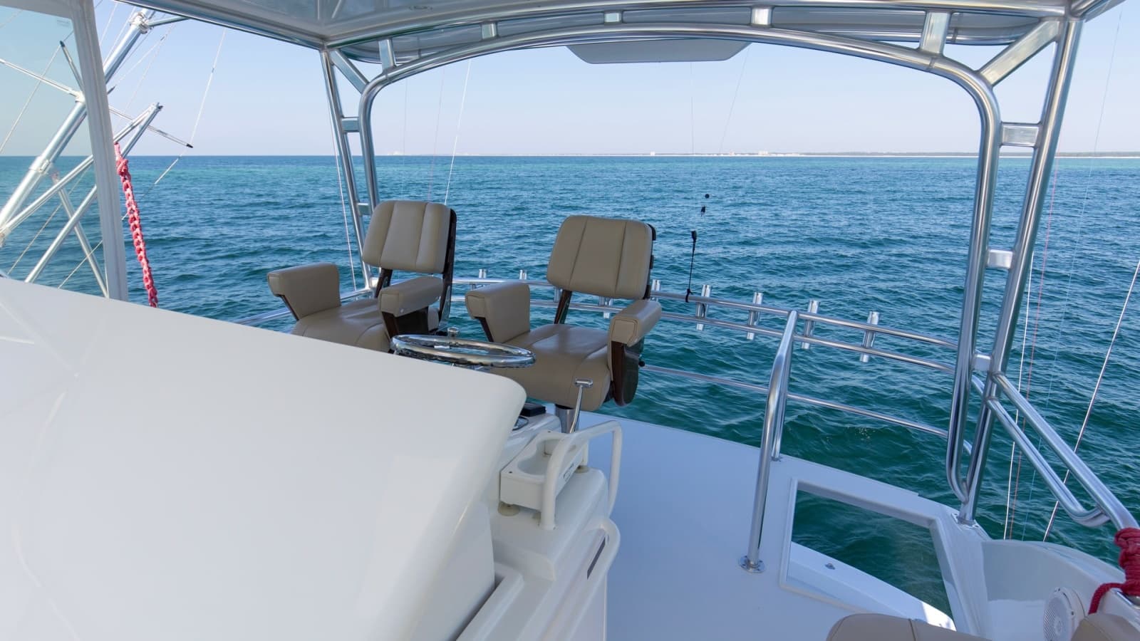 2008 54 Hatteras Convertible American Made Bridge (7)