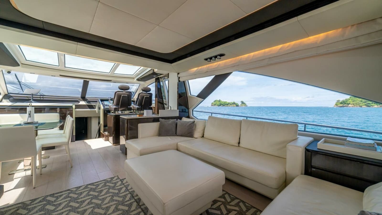 2017 Azimut 77 "Carpe Diem"