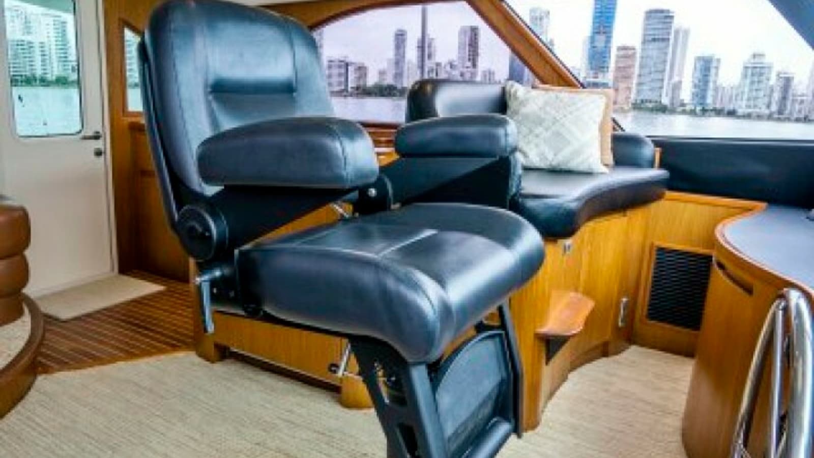 Enclosed Bridge Helm Seating Area