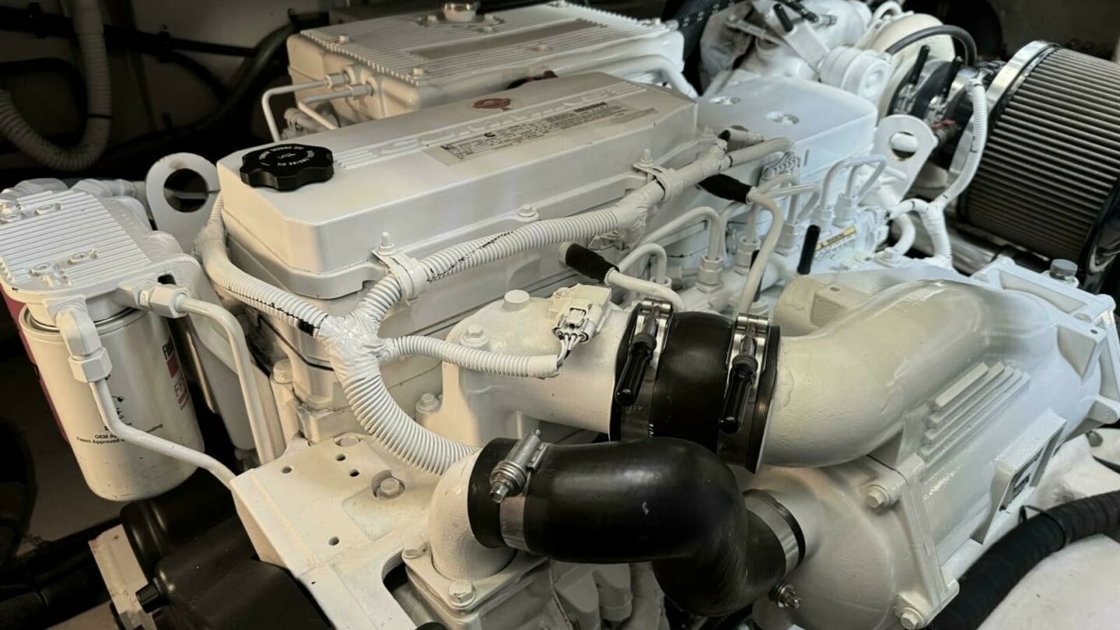 2016 Sea Ray 470 Sundancer 'Lopez Cove II' - Engine Room