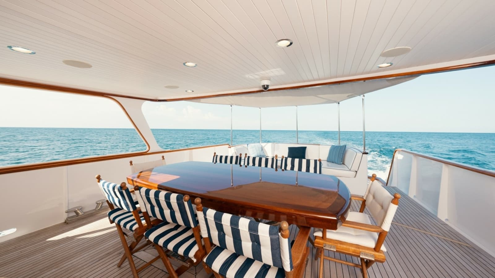 1971 Feadship 101 Top Deck Dining