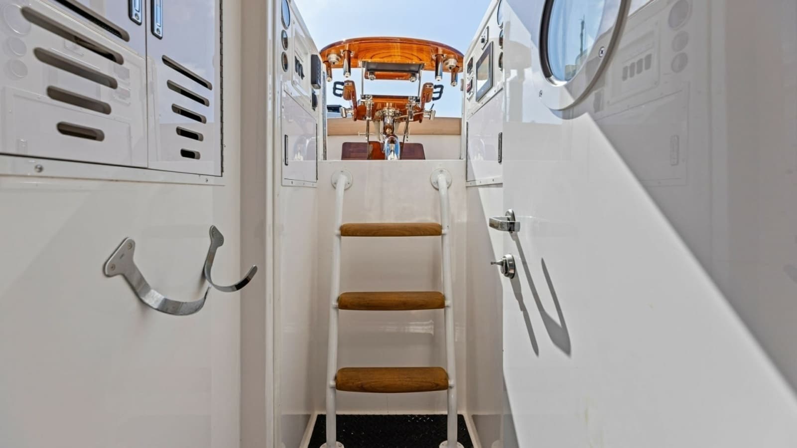 2008 Viking 68 Skybridge "Liquid Apple"