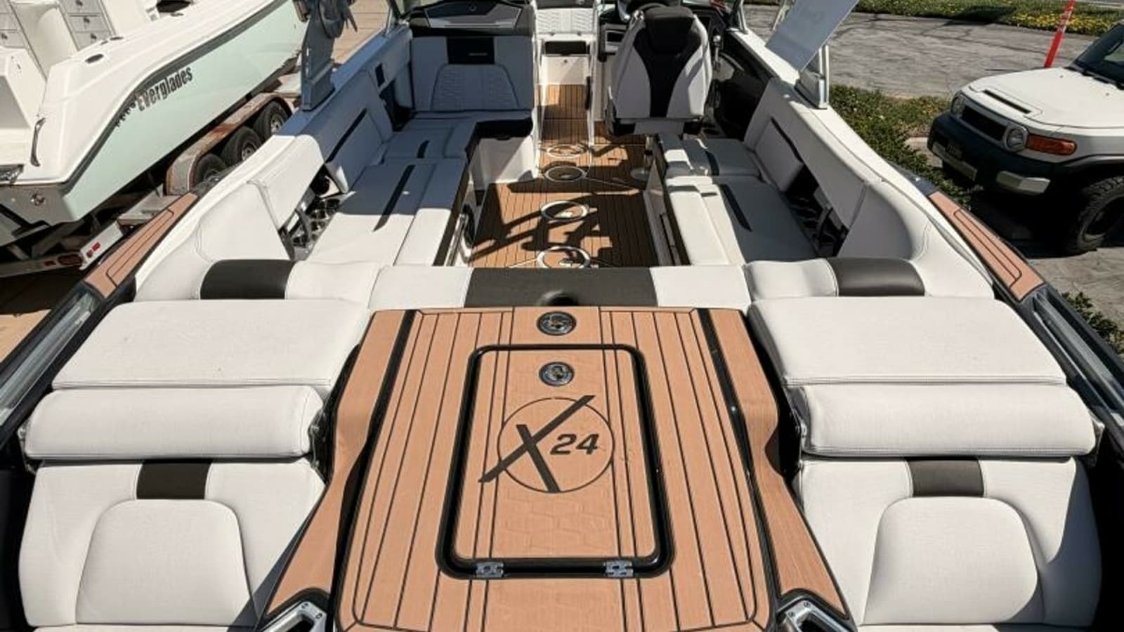 2021 Mastercraft X24