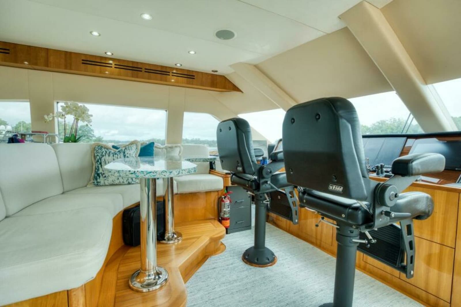 2007 Hatteras 80 Enclosed Bridge