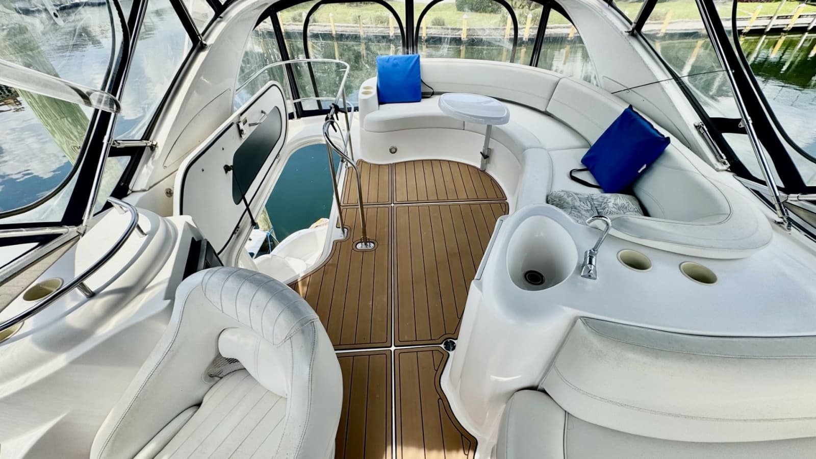 Flybridge with Seating and Helm