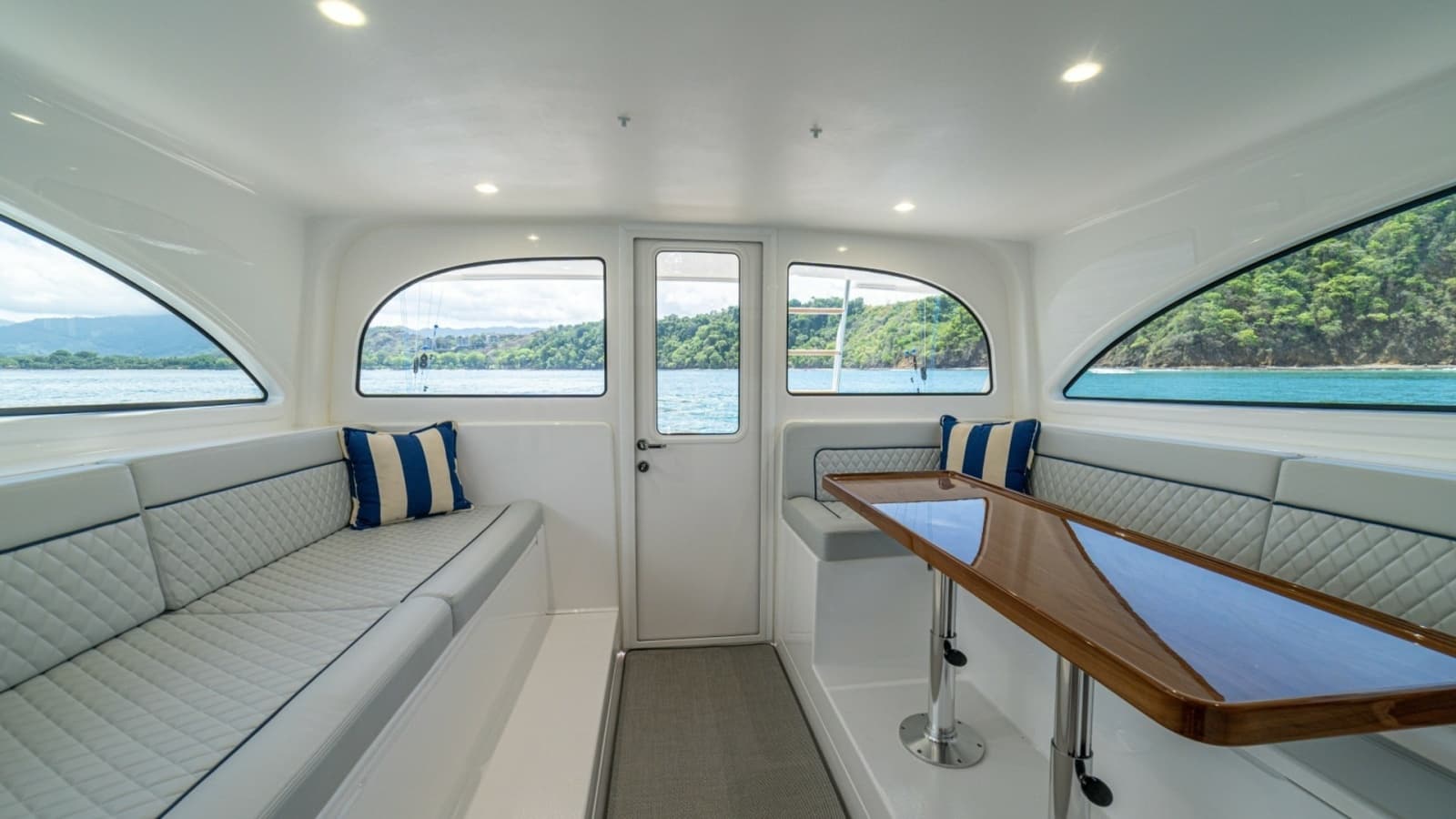 2023 Viking 46 Billfish Salon