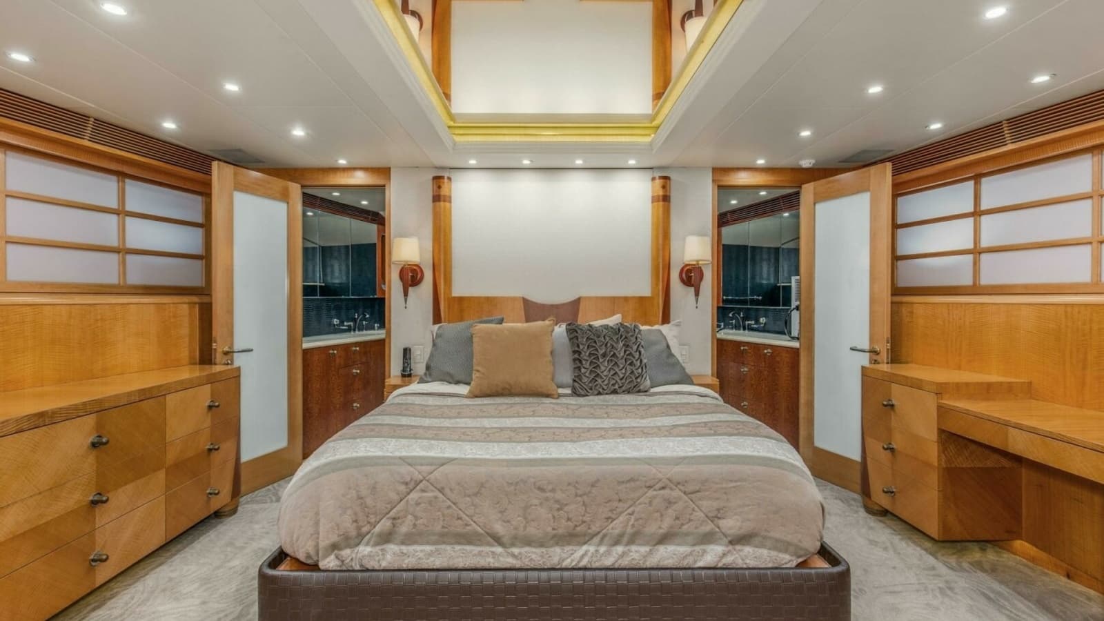 1989 116' Feadship Sport Fisher-"Boss" -Master Stateroom