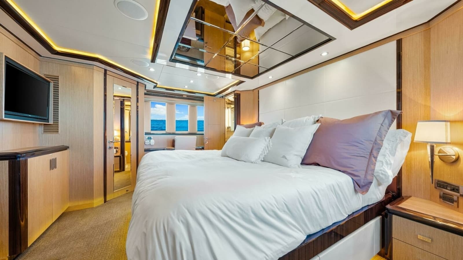 2010 83 Ocean Alexander Motor Yacht 'Relentless'