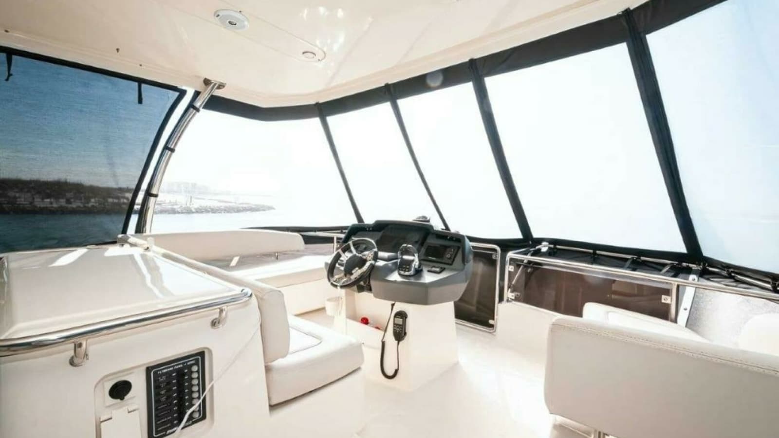 2018 Aquila 44 Catamaran- Flybridge