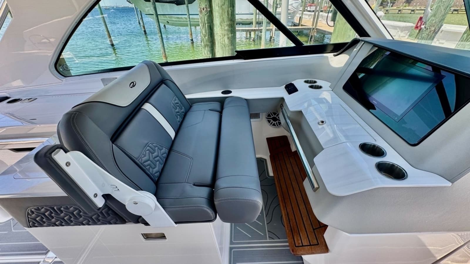 2025 Regal LS36-