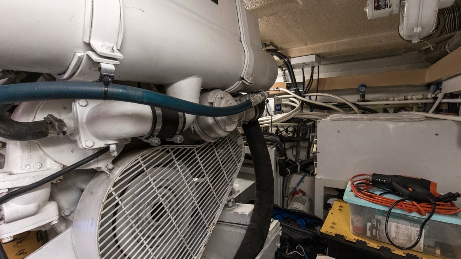 1999 Hatteras 60 Enclosed Bridge Better Days Engine Room (7)