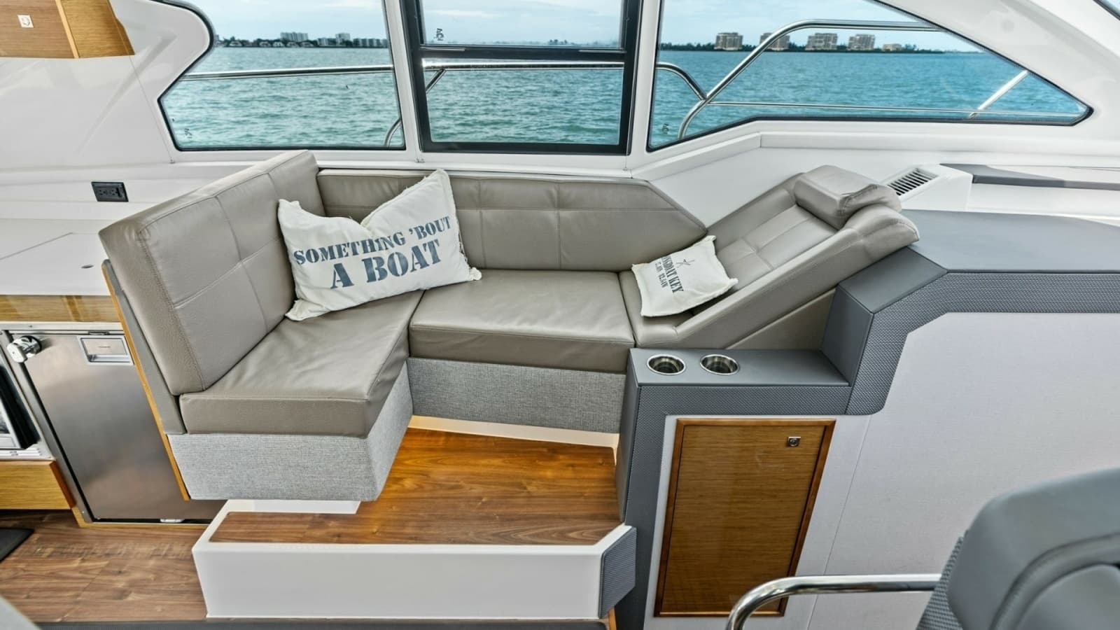 2019 Cruisers Yachts 42 Cantius 'Truly Ineffable'