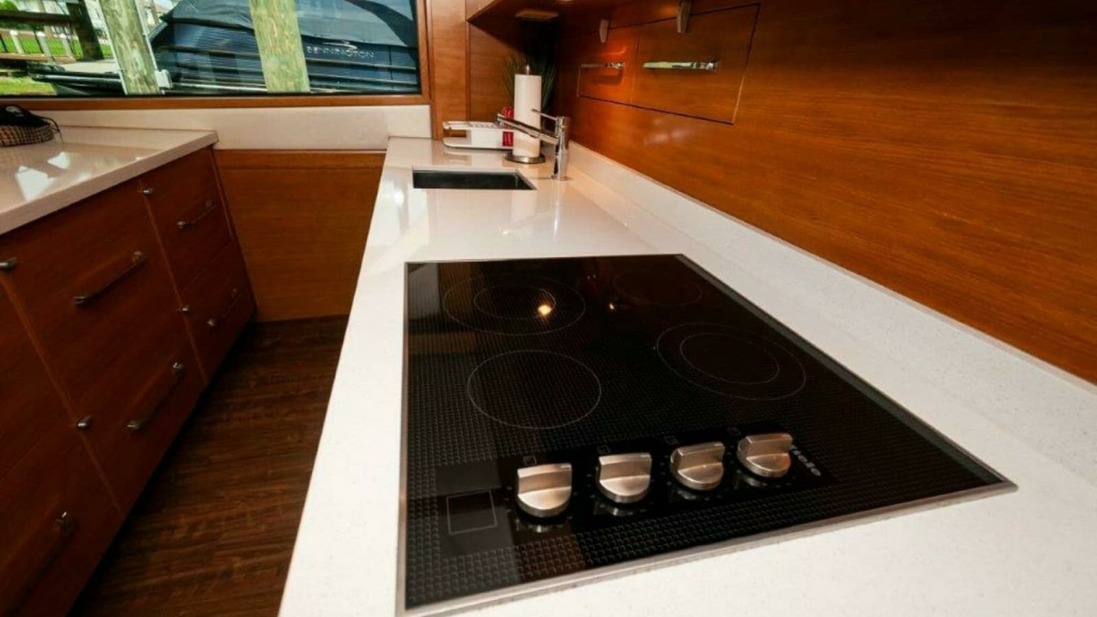 2016 Hatteras GT60 KNOT ON CALL Galley 2