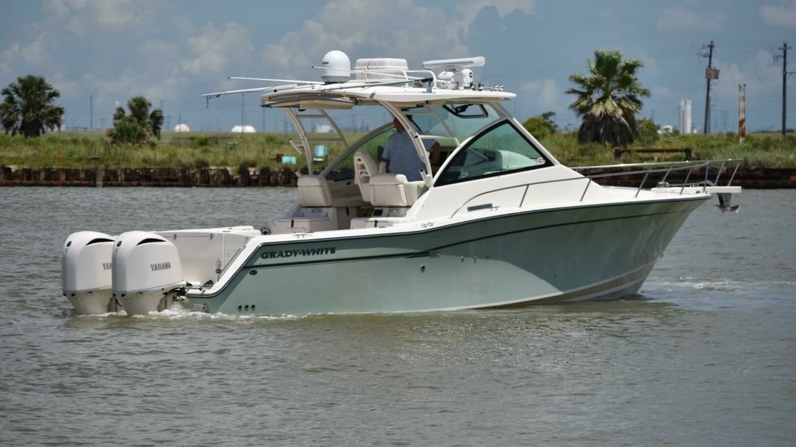 2016 Grady-White 330 Express