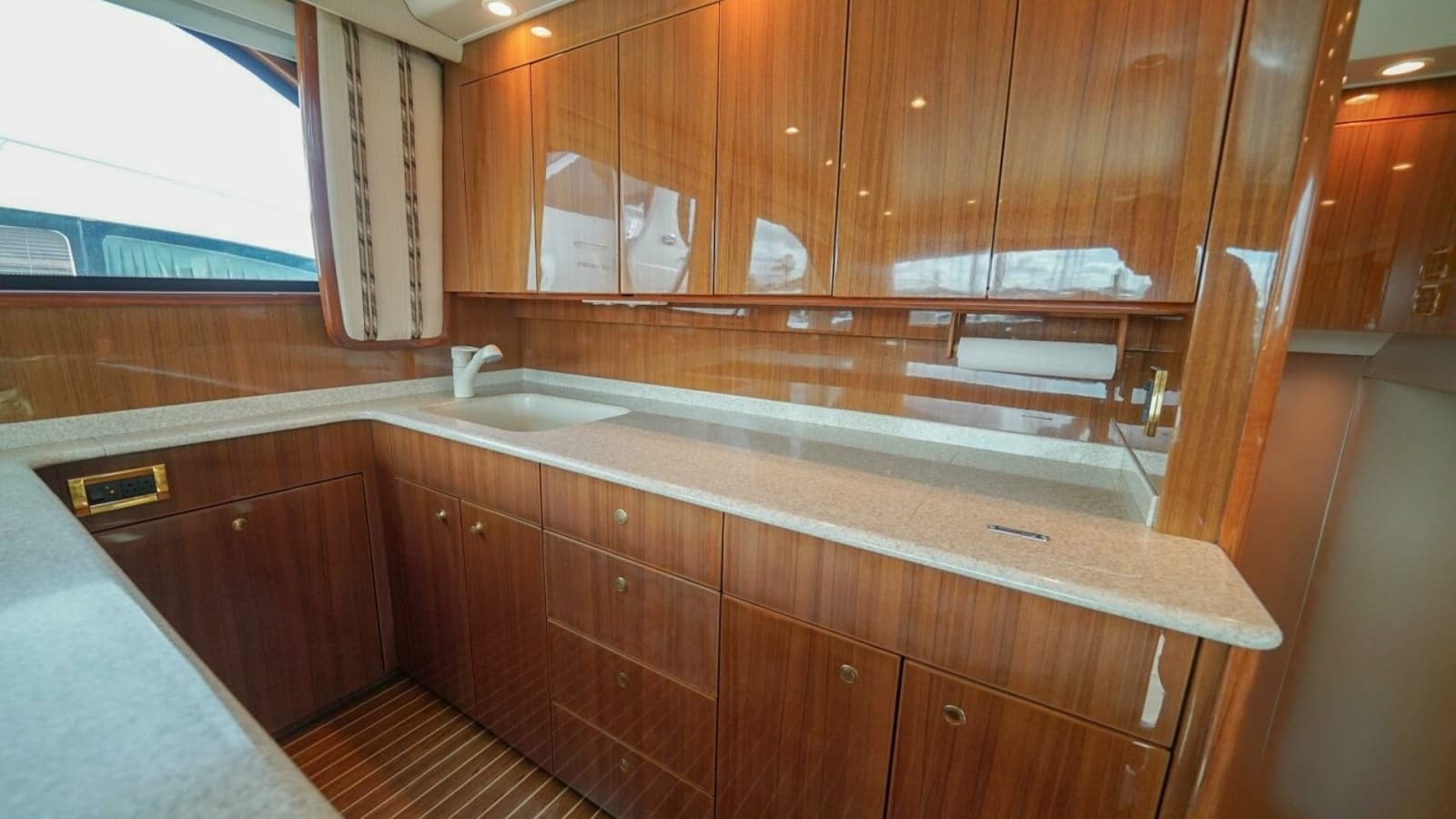 2007 Viking 45 Convertible Bad Habits