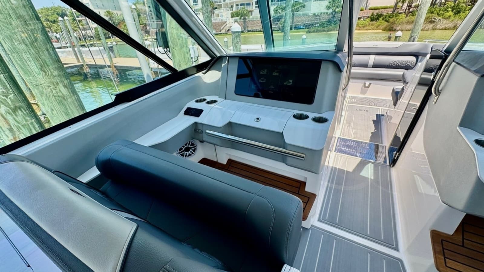2025 Regal LS36-